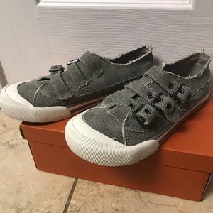 Rocket Dog girl shoes